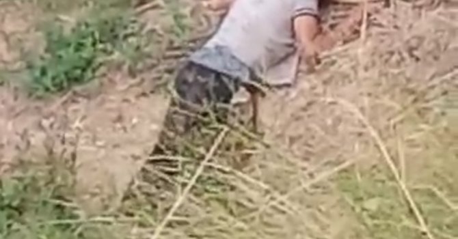 Uçurumda mahsur kalan şahıs itfaiye ekipleri tarafından kurtarıldı