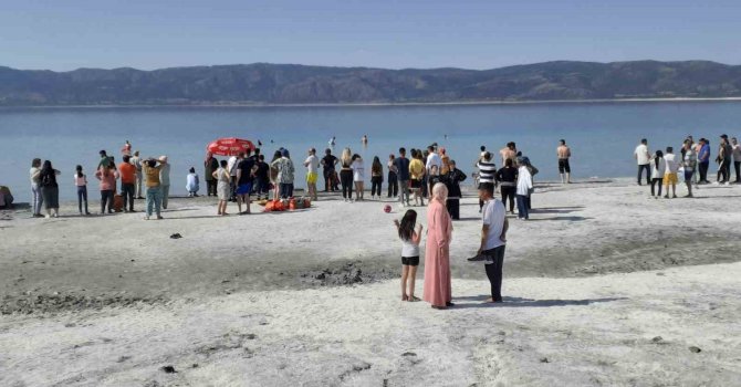 Salda Gölü’nde boğulma vakası: 1 çocuk kurtarıldı, 1 çocuk kayıp