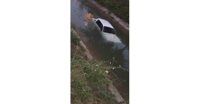 Alkollü sürücü kanala uçtu