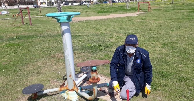 Parkların bakım onarımı yapılıyor