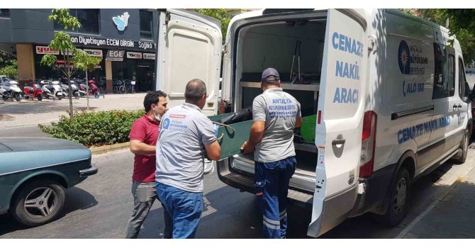 Alman vatandaşı evinde ölü bulundu