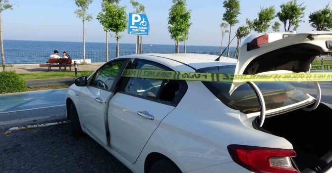 Park halindeki kiralık otomobilde cesedi bulundu