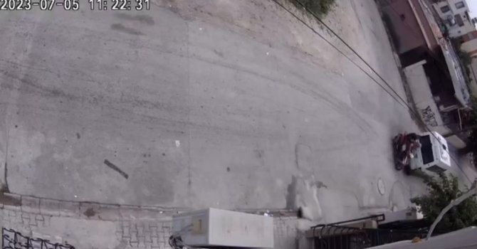 İki farklı kaza anı güvenlik kamerasına yansıdı