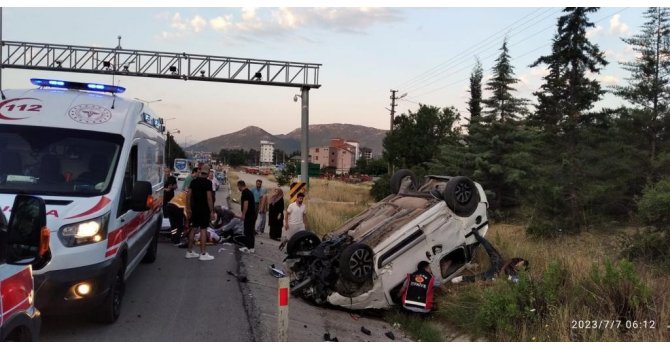 Burdur’da takla atan otomobildeki 5 kişi yaralandı