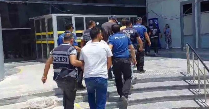 Hatay’da yakalanan 5 hırsızlık şüphelisinden 3’ü tutuklandı