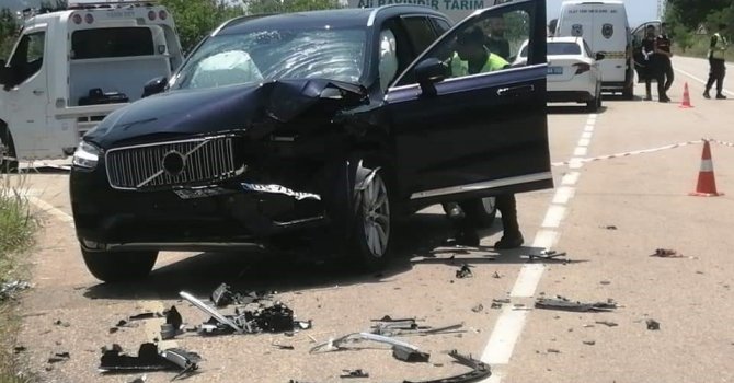 Otomobili ile pat pat çarpıştı: 1 ölü, 3 yaralı