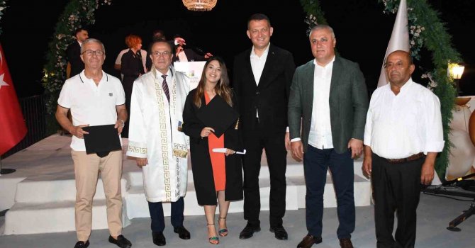 Alanya Üniversitesinde mezuniyet heyecanı