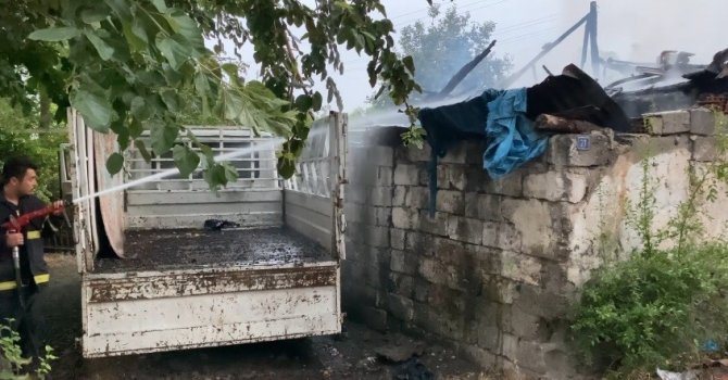 Osmaniye’de kullanılmayan kerpiç evde çıkan yangın korkuttu