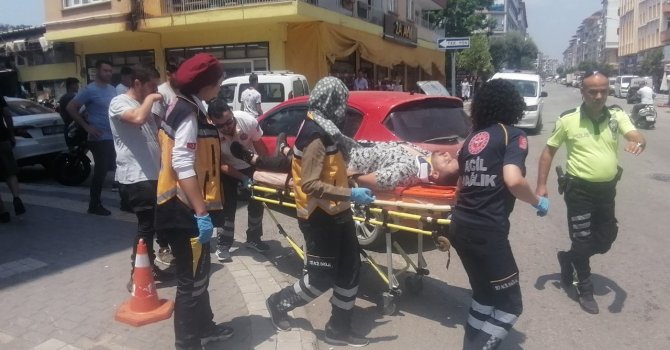 Sinyalsiz dönüş kaza getirdi