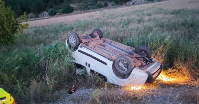 Burdur’da otomobil şarampole yuvarlandı: 1 yaralı