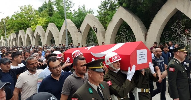 Şehit Piyade Sözleşmeli Er Hasan Taş son yolculuğuna uğurlandı