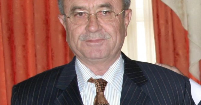 Eski Başkan Ünal hayatını kaybetti