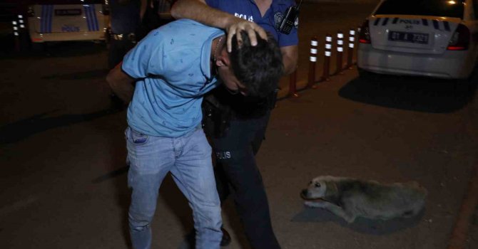 Polisin ihtarlarına uymayıp çalıntı motosikletle 15 kilometre kaçıp ortalığı birbirine kattılar