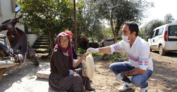 Döşemealtı Belediyesi haftasonu 5 bin ücretsiz ekmek dağıttı