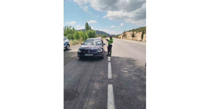 Burdur Emniyeti’nin radarlı hız denetiminde 297 araca ceza uygulandı