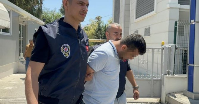 Başkasının evini kendi evi gibi gösterip vatandaşları dolandırdı