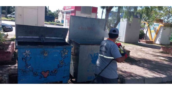 Kemer’de çöp konteynerleri dezenfekte ediliyor