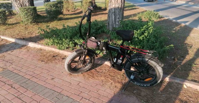 Otomobil ile çarpışan bisikletin sürücüsü yaralandı