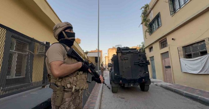Mersin’de DEAŞ’a şafak operasyonu: 6 gözaltı kararı