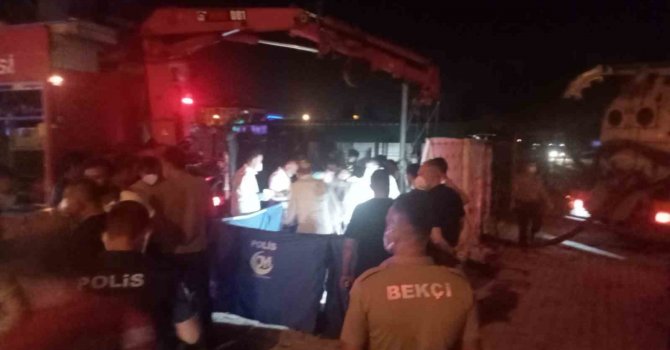 Antalya’da terfi istasyonuna giren 3 kişi hayatını kaybetti