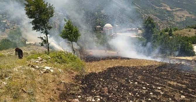 Osmaniye’de ormana sıçrayan anız yangını söndürüldü