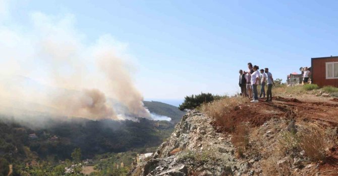 Hatay’daki orman yangınına müdahale sürüyor