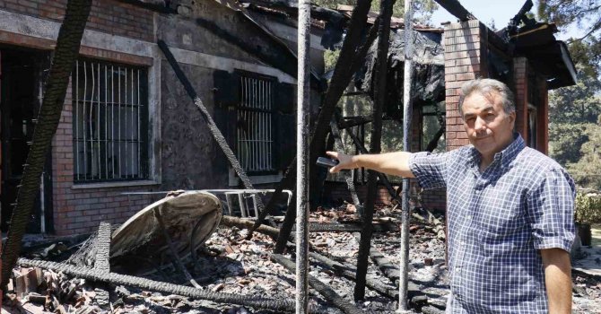 Depremin yıkamadığı evleri yangın yerle bir etti