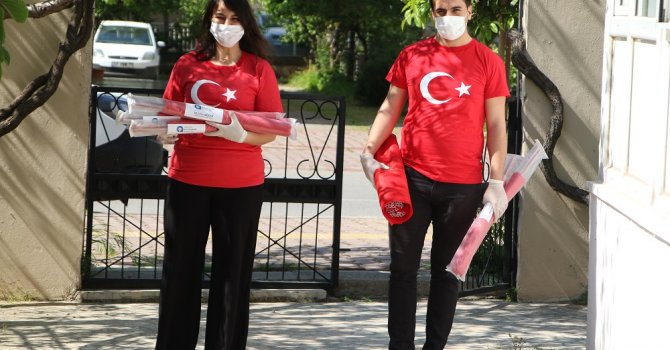 Büyükşehir’den 23 Nisan için bayrak seferberliği