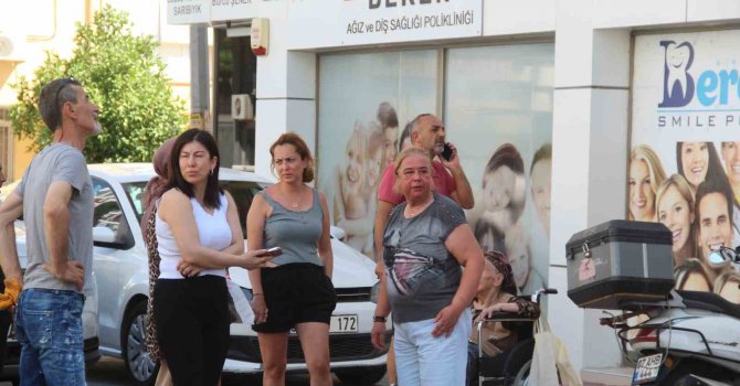 Mahalle sakinlerini sokağa döken yangında daire kullanılamaz hal geldi