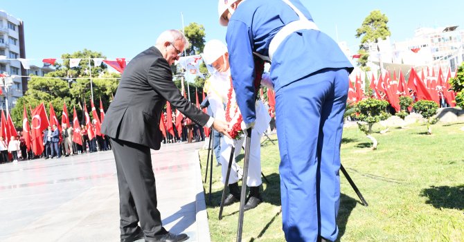 29 Ekim çelenk sunma töreni