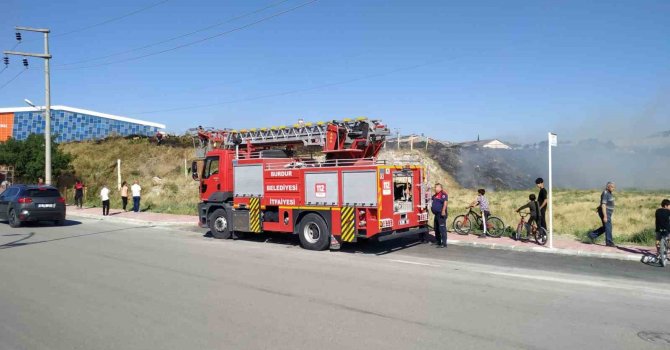 Burdur’da korkutan yangın: 70 dekar arazi kül oldu