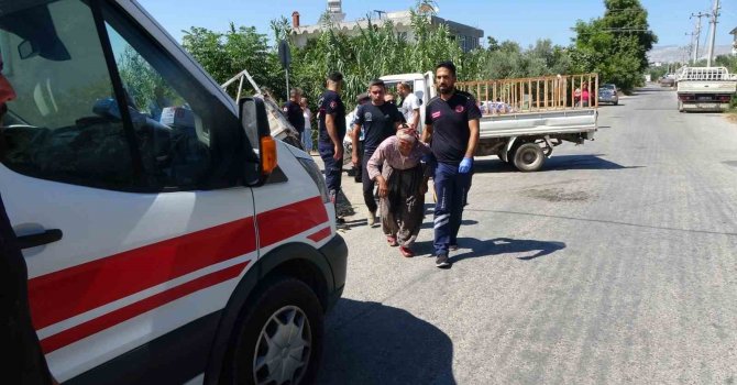 Kamyonet kanala uçtu, yaşlı kadın dizini dövüp "Neden ettin bunu bana" diyerek tepki gösterdi