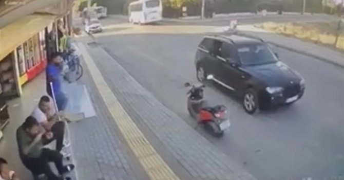 Mersin’deki cinayet anı kameraya yansıdı