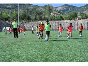 Isparta Belediyesi Spor Kompleksinde yetenekli sporcular yetiştiriliyor