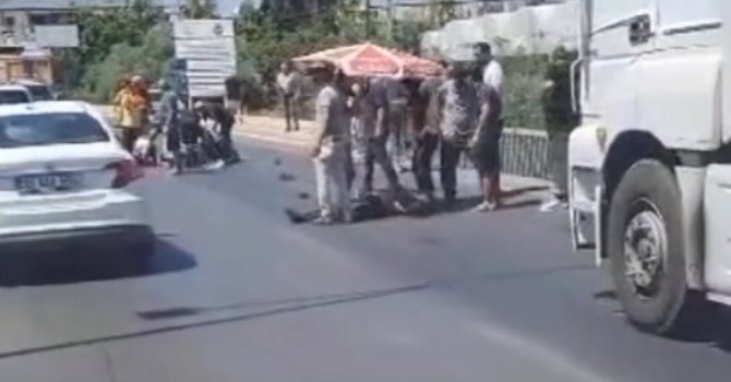 Mersin’de motosiklet tırın altın kaldı: 1 ölü, 1 yaralı