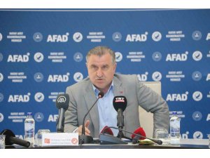 Bakan Bak: “Hatayspor ve diğer takımlarımıza destek olmak için gerekli düzenlemeleri yapmaya çalışıyoruz”