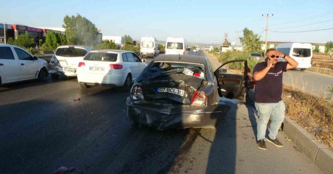 Kara yolu savaş alanına döndü, kaza güvenlik kameralarına yansıdı