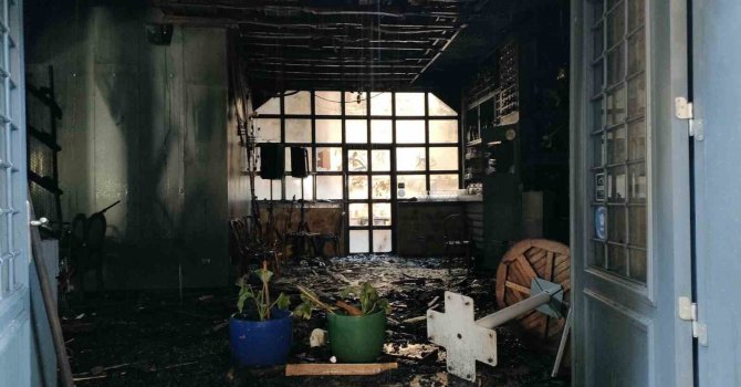 Antalya’da butik otelde yangın: 2 turist öldü, 12 yaralı