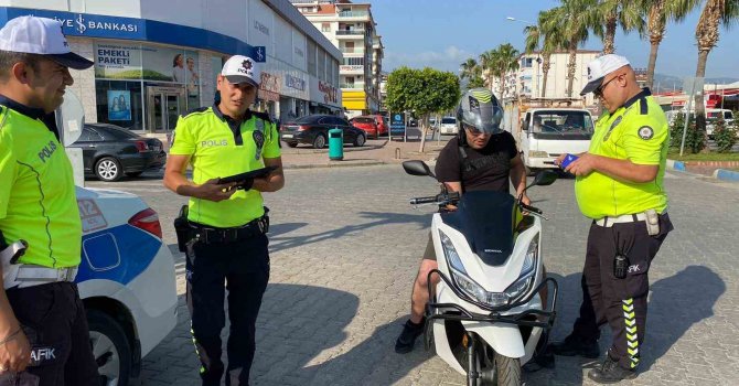 Gazipaşa’da polisten kask denetimi