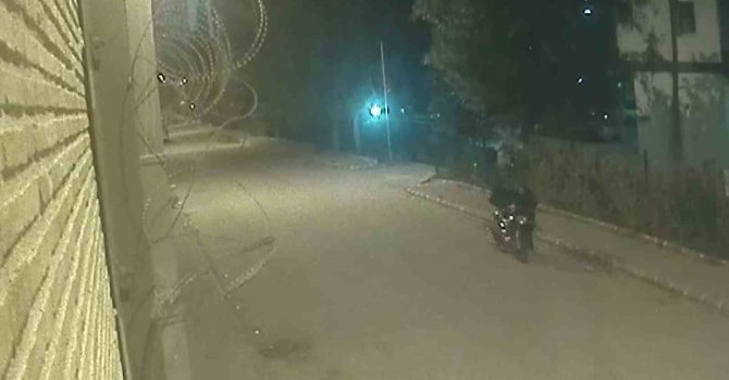 Hırsızlık için taksiyle gelmiş: Otomobil ve motosiklet çalan 3 şüpheli yakalanıp tutuklandı