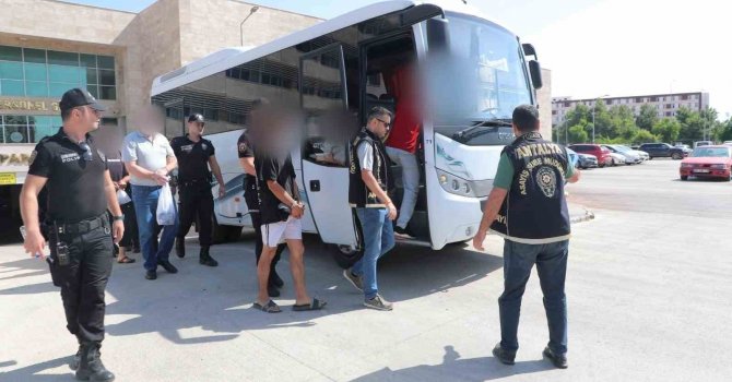 Antalya’da aranan 44 firari yakalandı