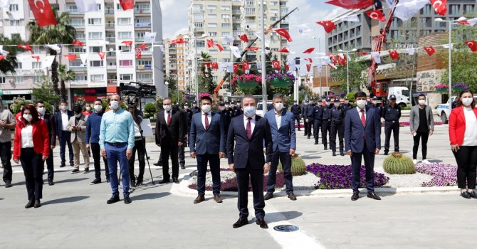 Büyükşehir’de 23 Nisan töreni düzenlendi