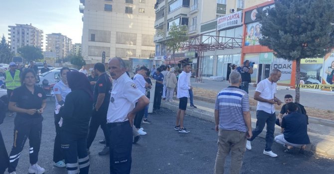 4 katlı binanın çatısından düşen 5 yaşındaki çocuk hayatını kaybetti