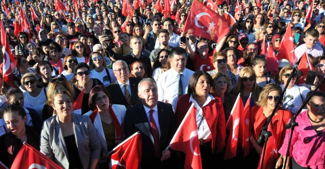 Konyaaltı’nda 3 bin kadın Andımız’ı okudu