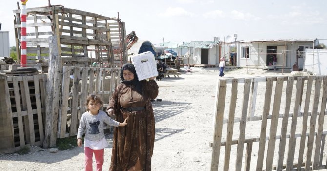 Büyükşehir’den Serik İlçesi’ndeki tarım işçilerine destek