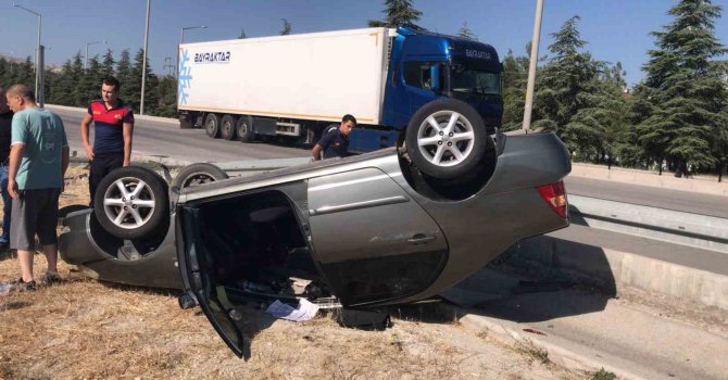 Burdur’da tırla çarpışan otomobil takla attı, sürücünün burnu bile kanamadı