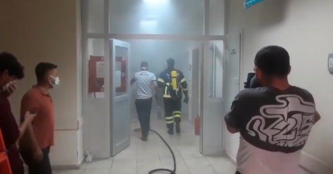Hastane yemekhanesinde çıkan yangını eğitimli personel söndürdü