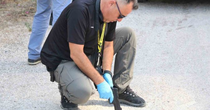 Kız arkadaşını öldürüp kendi kafasına ateş eden genç hayatını kaybetti