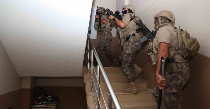 Mersin’de terörle bağlantılı organize suç örgütüne operasyon: 9 gözaltı
