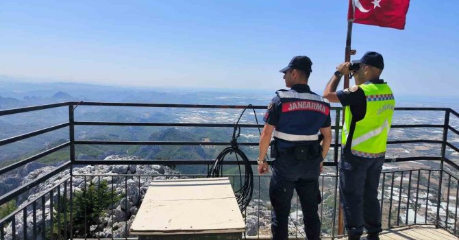 Serik’te jandarma orman denetimlerini sıklaştırdı